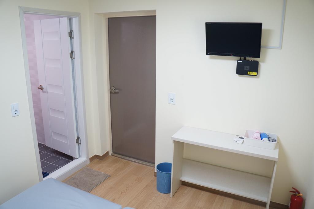 Guest house Namsan Gil House 2*